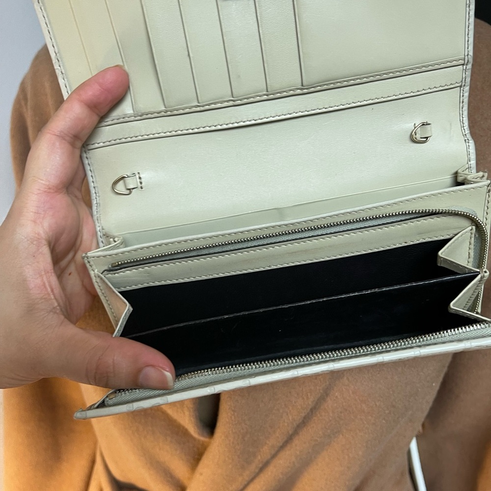 Authentic Gucci GG embossed leather long wallet 170426.4276 (HK49) - Picture 9 of 13